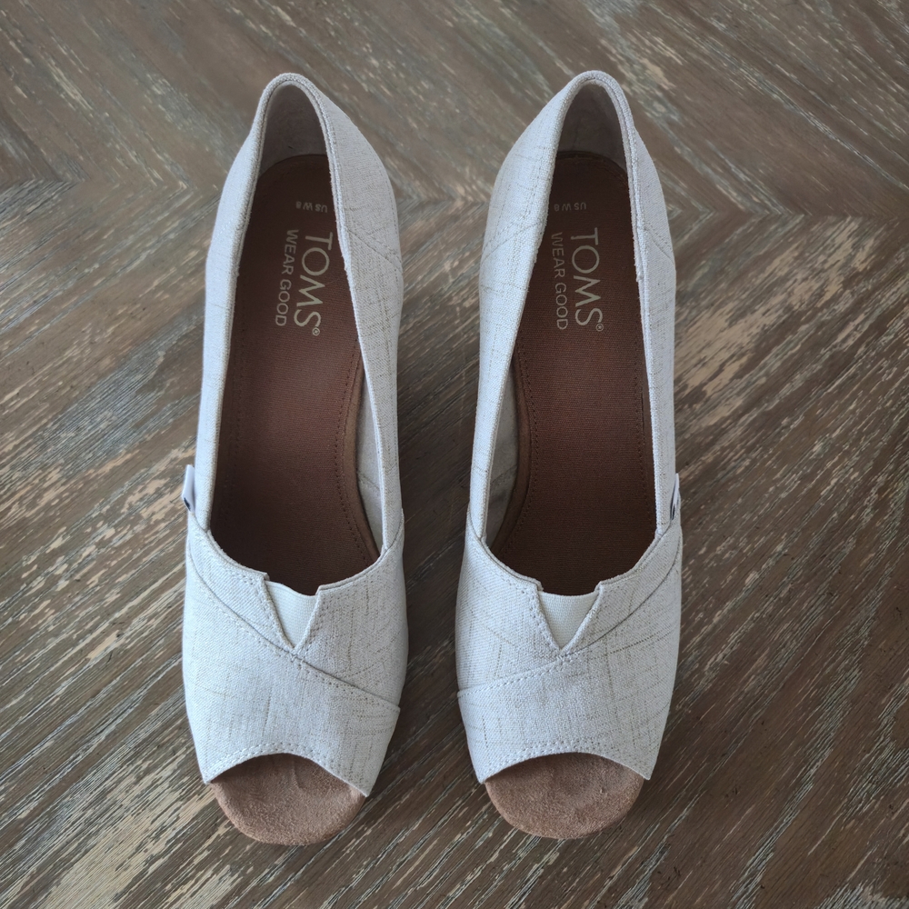 TOMS Beige Peep Toe Cork Wedge Heels Size 8 | Neutral Textured Canvas Pumps